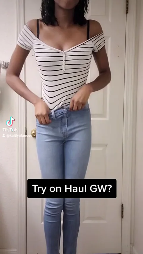 Oops! Ebony Babe's Wardrobe Malfunction 🍑🔥
