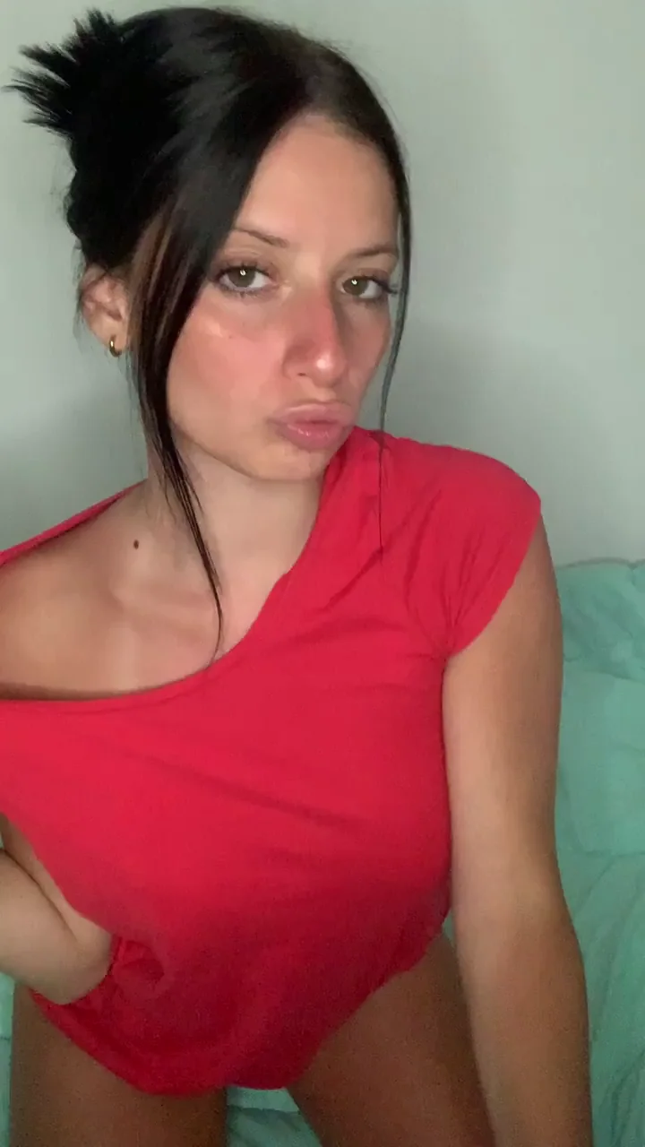 2005 Born Slut Craves Sucking Big Dicks 😈🍆💦