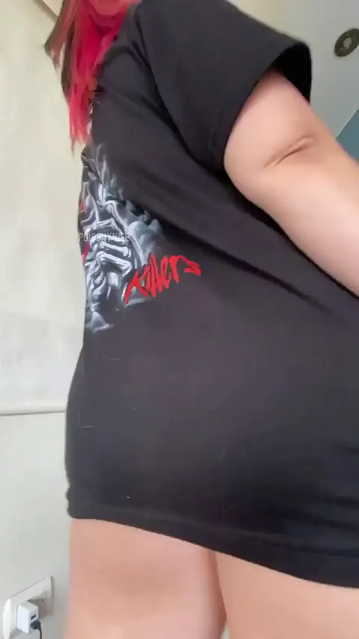 Redhead Slut Ditches Shirt for Juicy Ass Tease in Steamy Bathroom