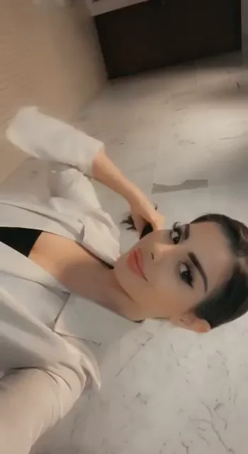 Peekaboob [f]