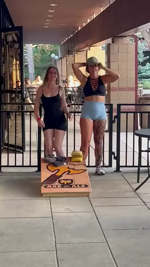 Flashing is better with friends (;