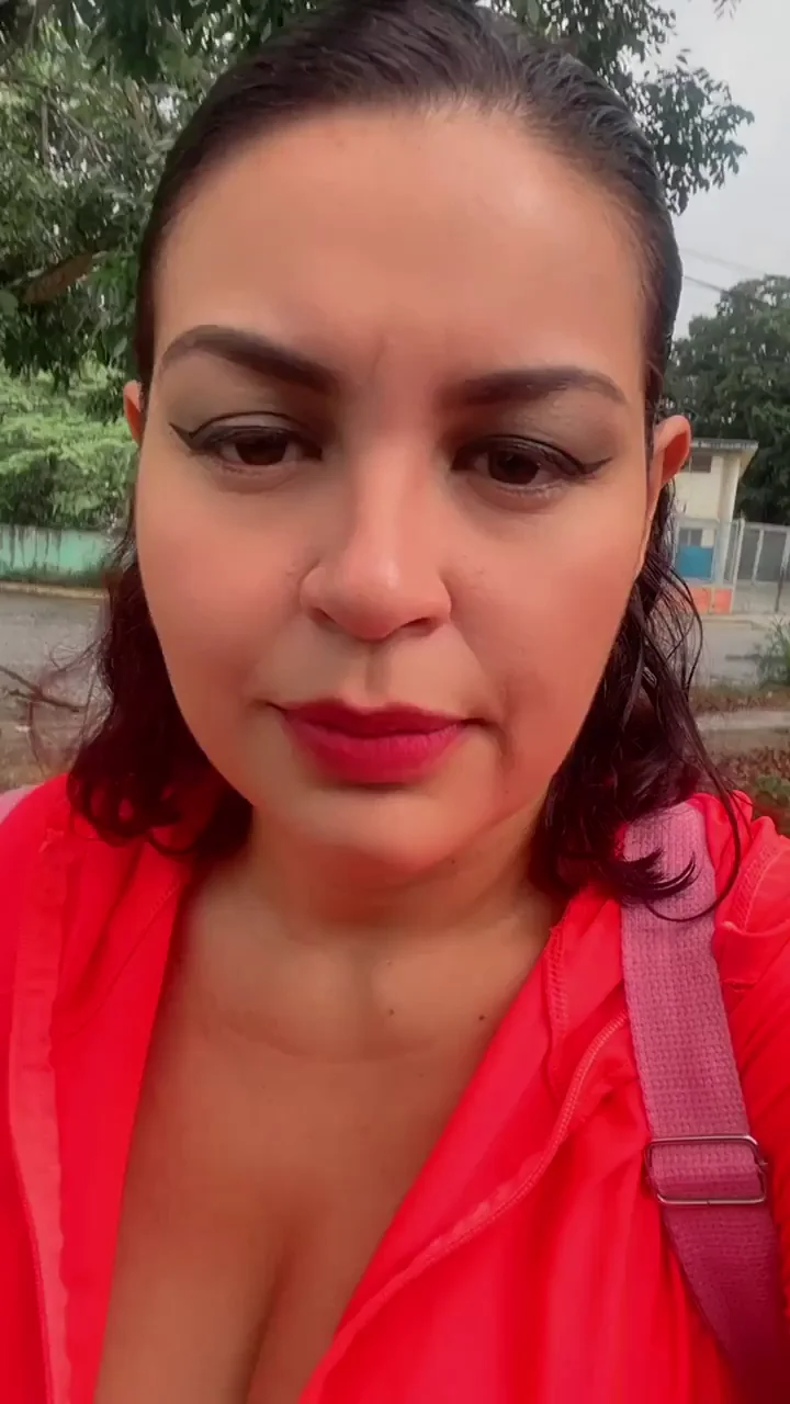 Mature Latina MILF's Wild Public Tit Flash 😈🍈🍈