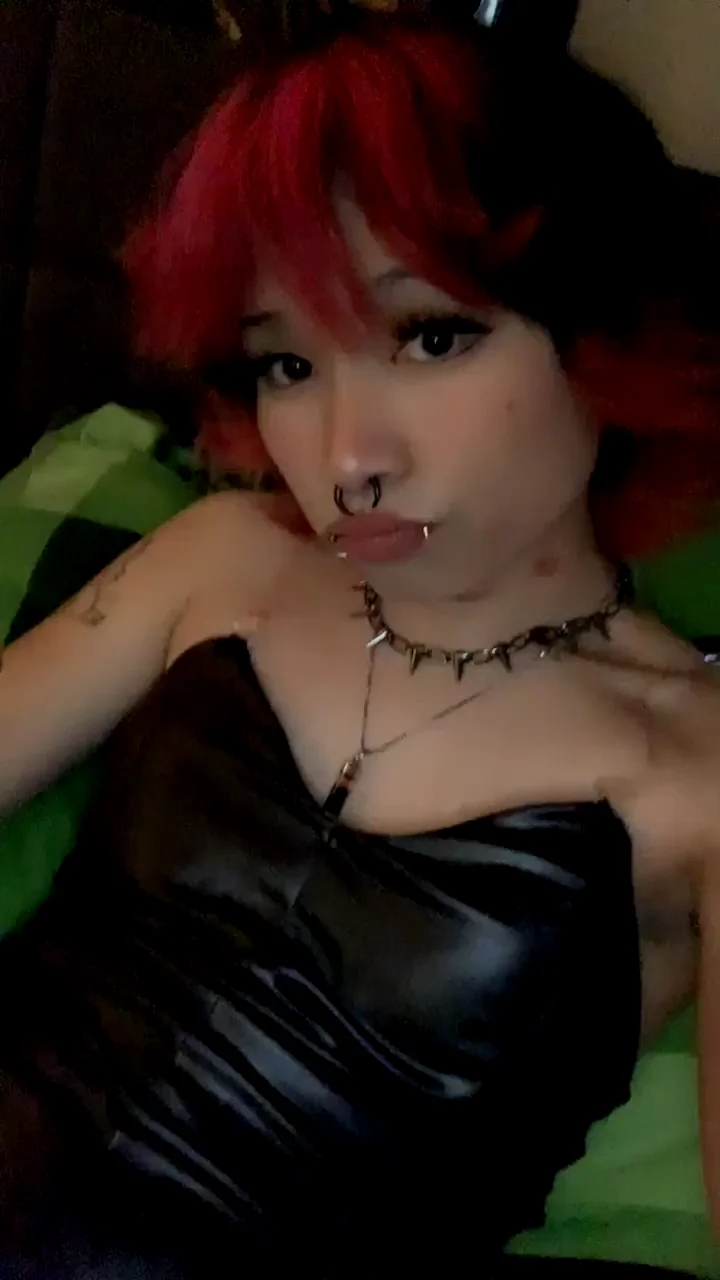 Can I send you videos of me jerking off pls?