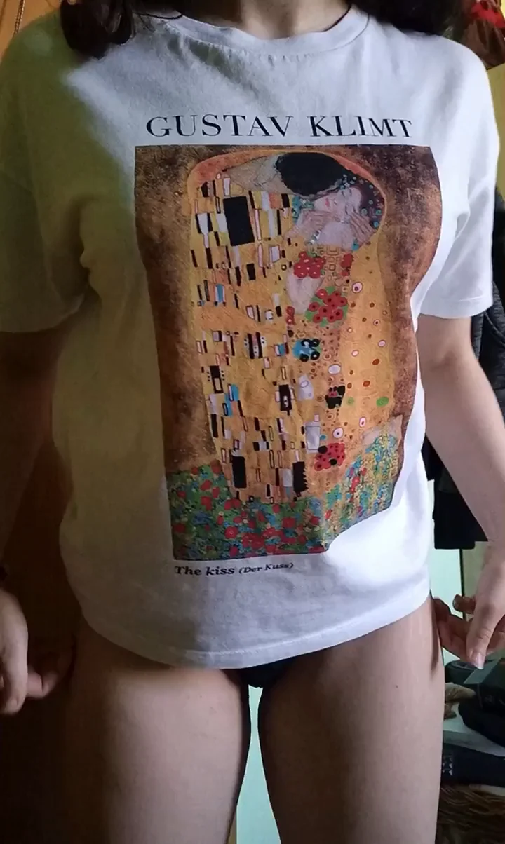 Slap my booty, baby!