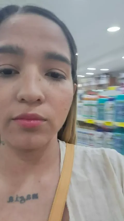 yesterday some dude at the mall said im ugly