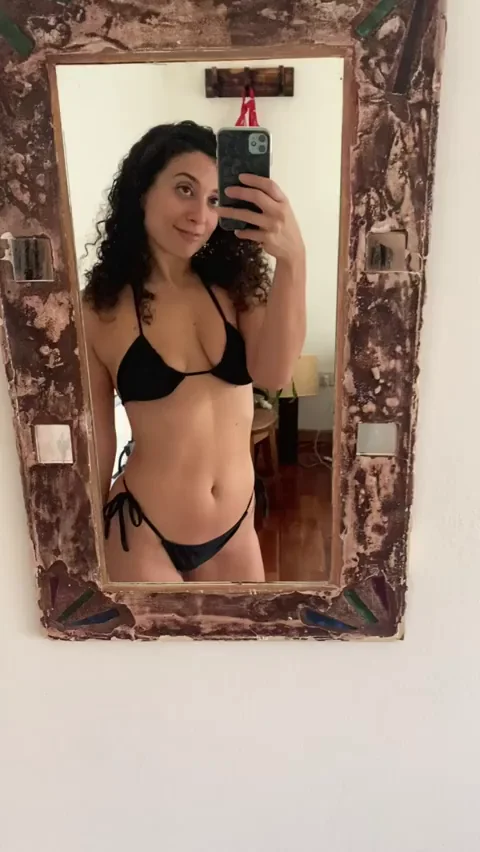 My bikini falls off !