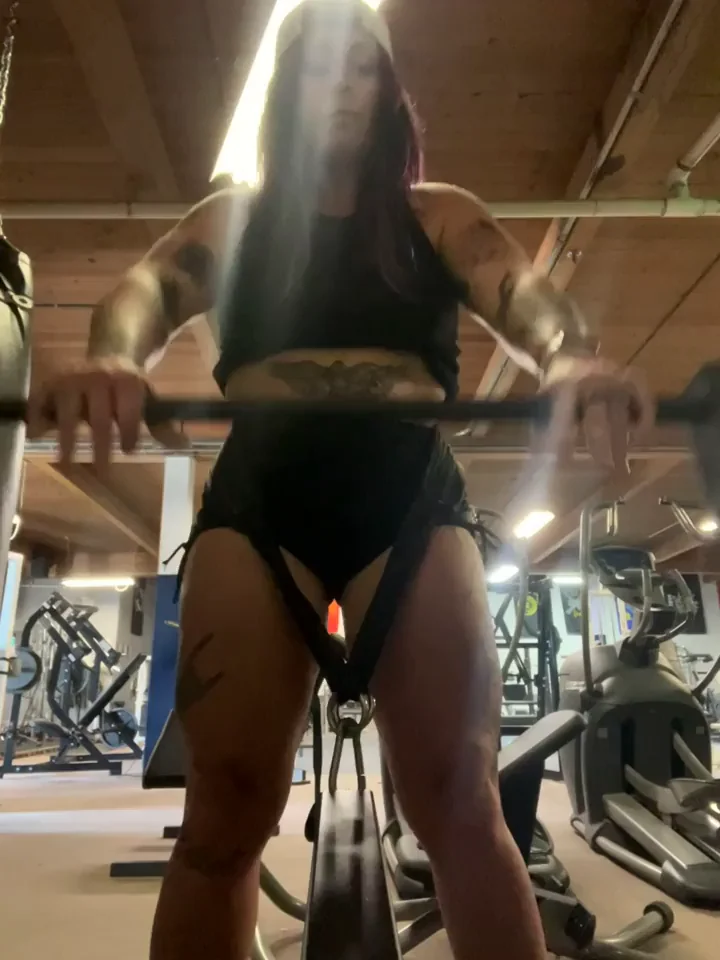 No Bra Needed for Leg Day 💦🍑 Big Tits Gym Tease
