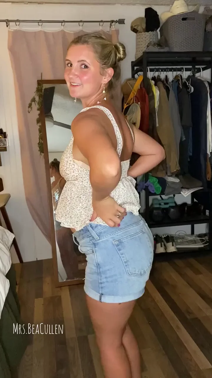 Move out of the way world, I've got my sassy pants on today [F]