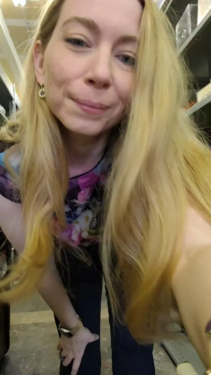 47yo Slut's No Panties Workday Tease - Full Nude Flash