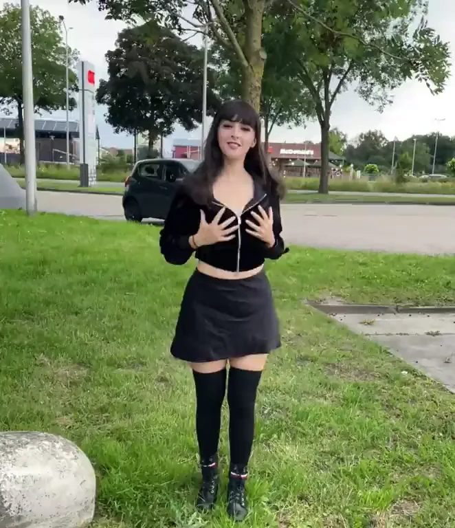 Did anyone noticed the macdonalds?
