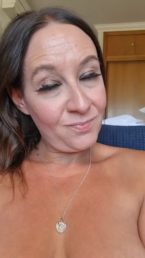 Sharing My Cheating Married Slut Pussy 😈💦