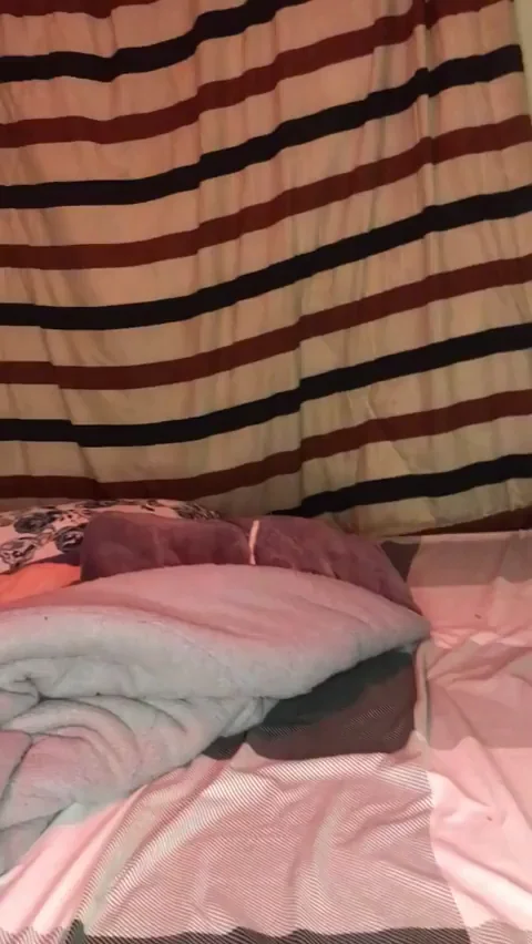 Do you like seeing ass claps from a soft Ebony ass (F)
