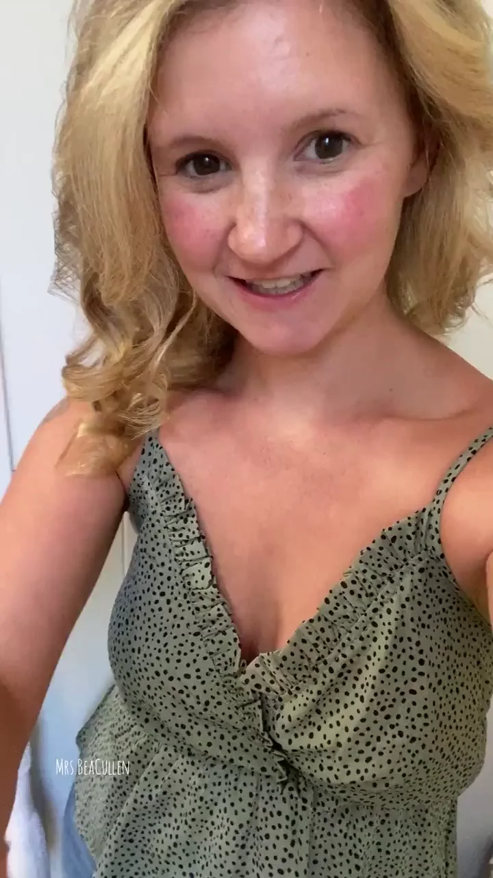 Just sending you a quick nude this morning to let you know I'm awake [reveal]