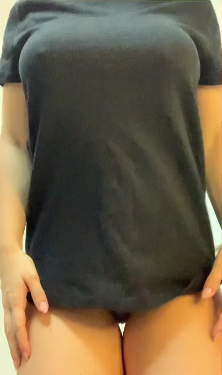 Figured someone may as well enjoy my titties today 😁Œ [OC]