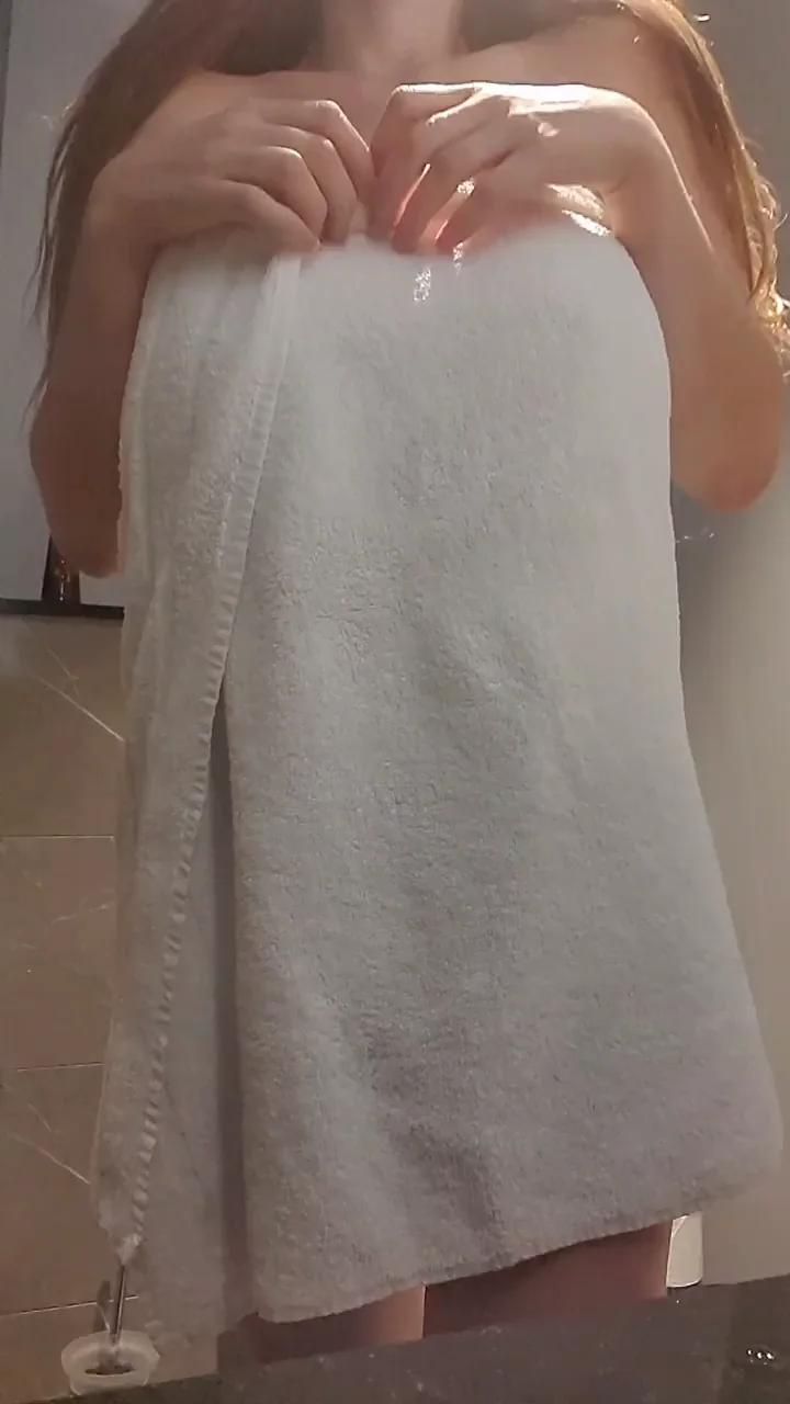 It's too hot outside, come in the shower with mama🥵🤤