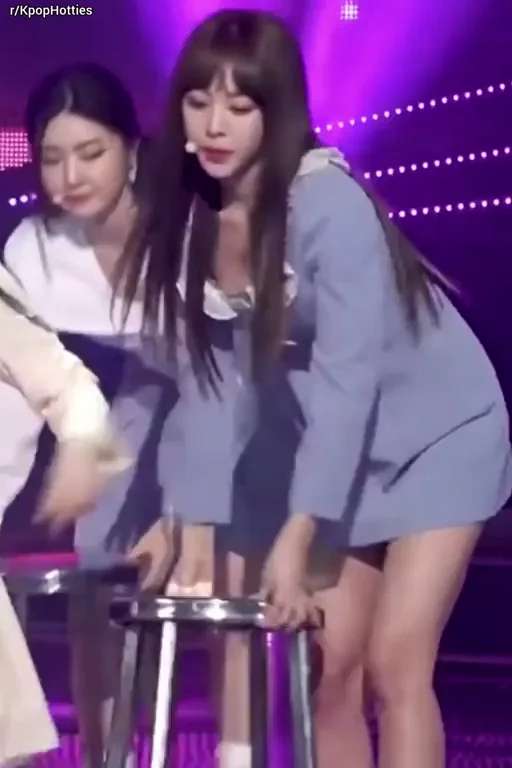 Brave Girls Eunji and Yuna Tease with Juicy Ass Shakes