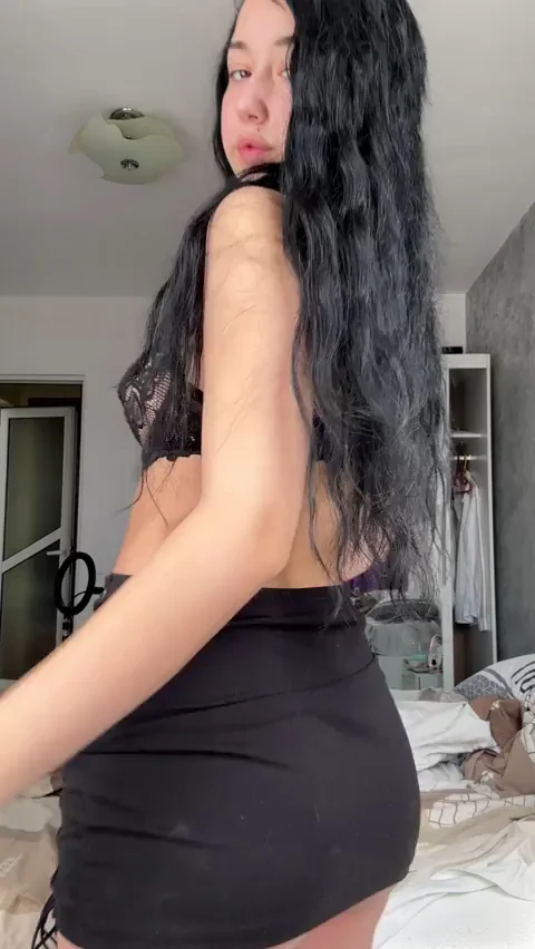 Slide it up my tight skirt