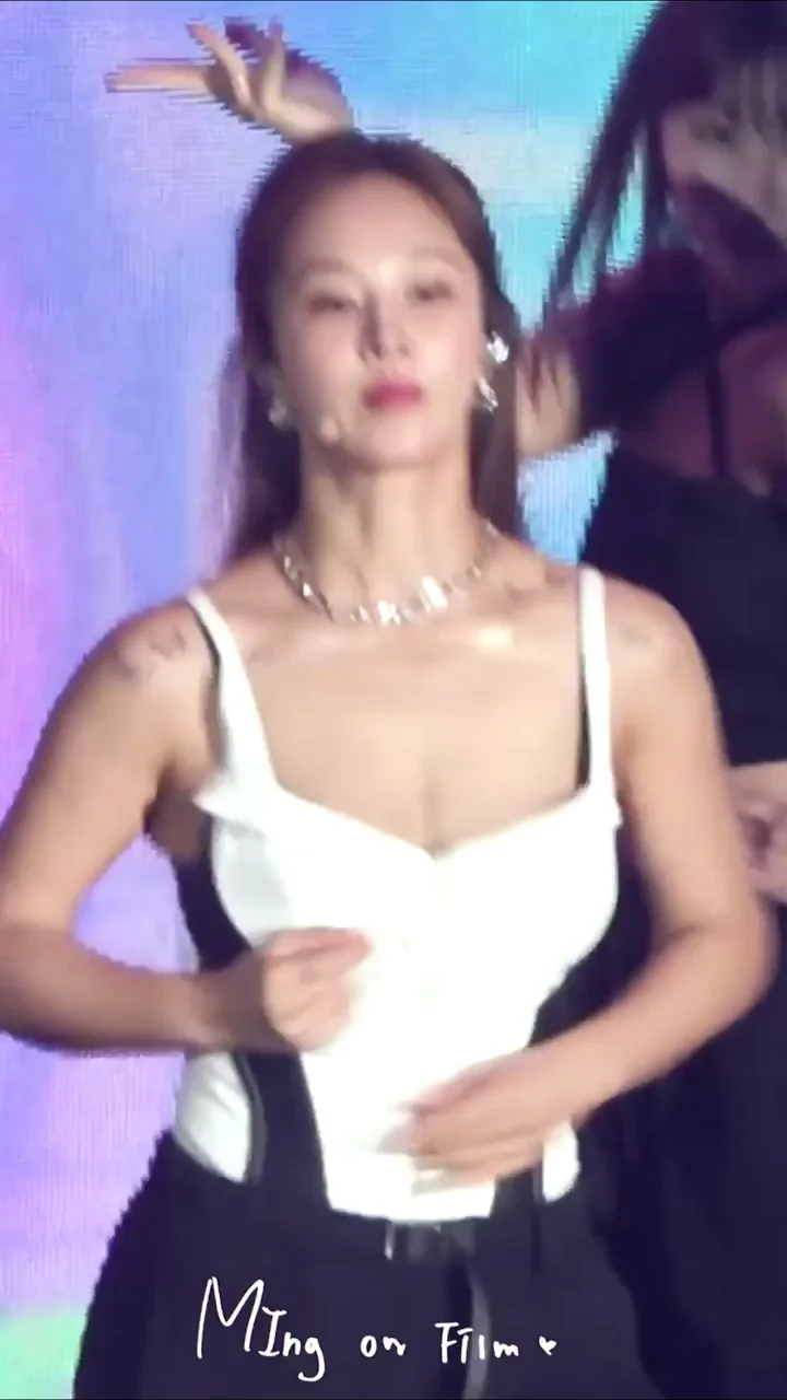 SNSD - Yuri
