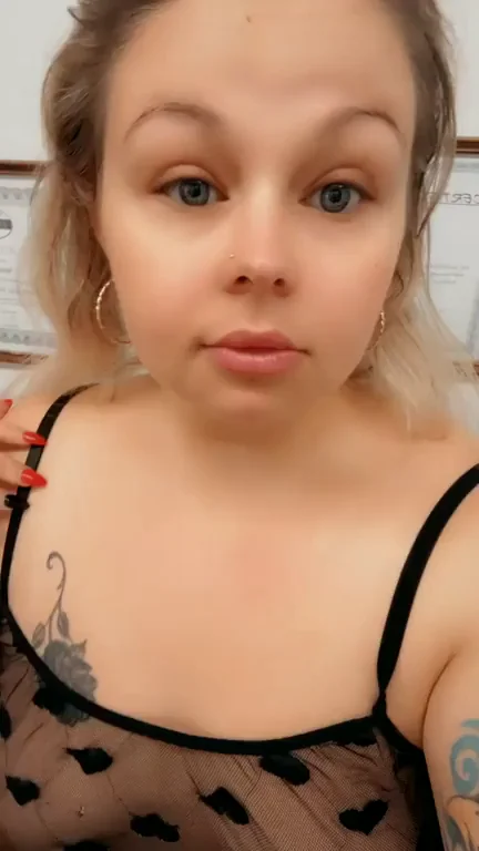 If you aren't into mom bods don't look 😁