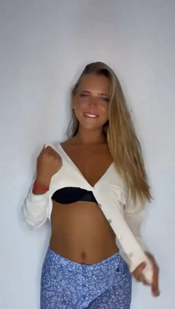 Teasing My Cute Teen Body Naked 😘🔥