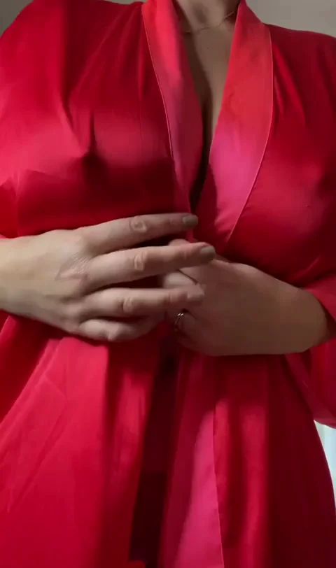 MILF's Breakfast Titty Drop: Silky Robe Reveal of Massive Jugs
