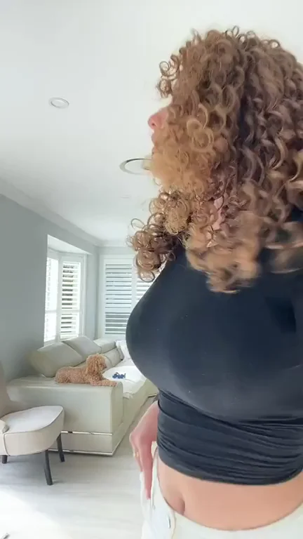 curly hair cutie