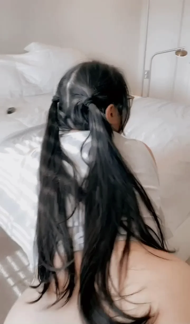 Poof! A thicc ass asian just appeared! o: