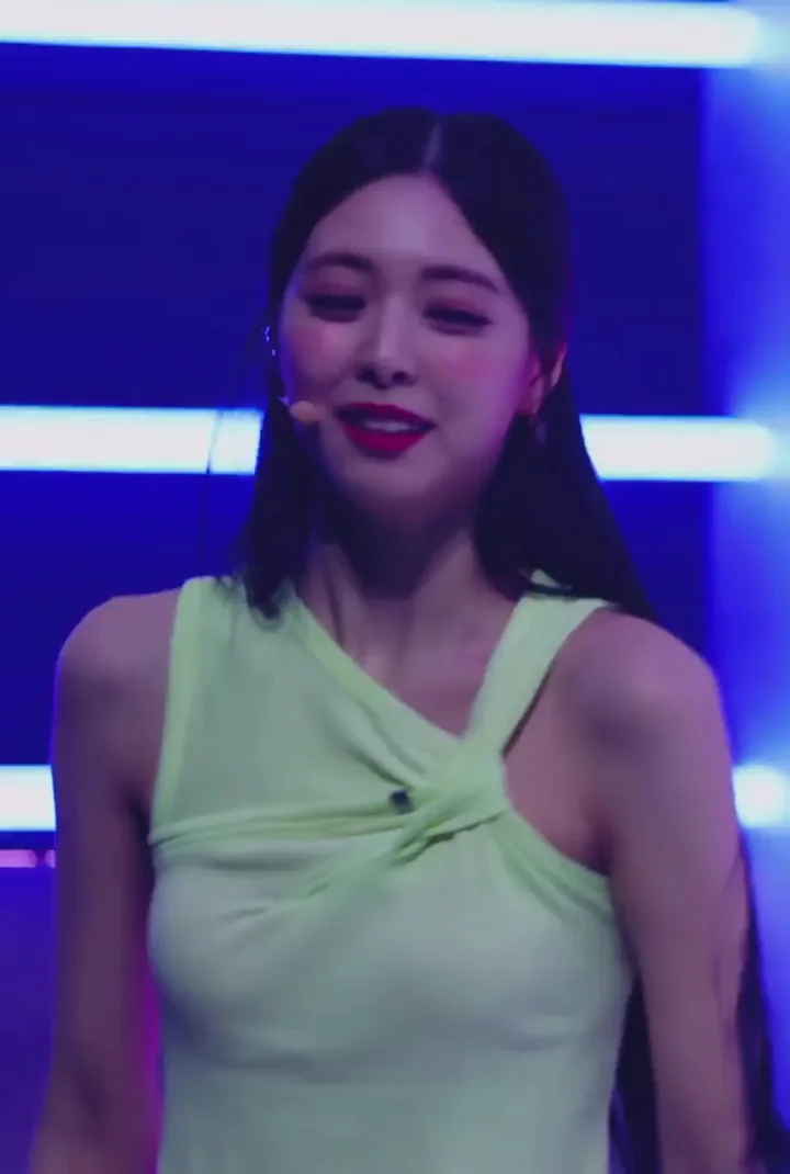 ITZY - Yuna