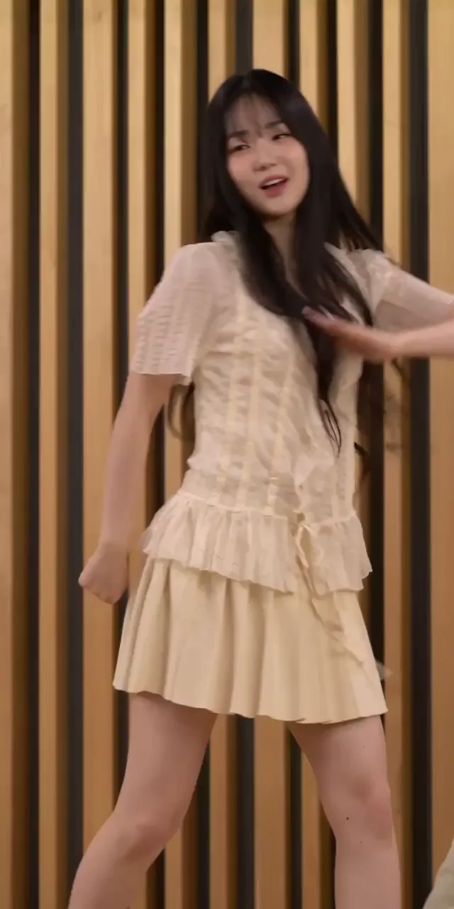 🔥 Seoyeon's TripleS Tease Dance 💦 Kpop Slut Vibes