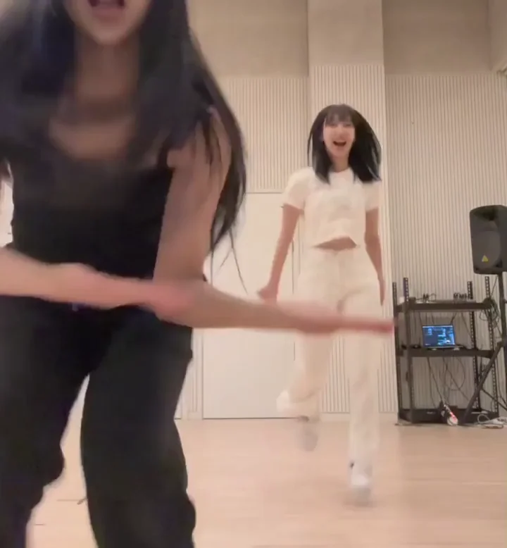 (Secret Number) ZUU ft. DITA