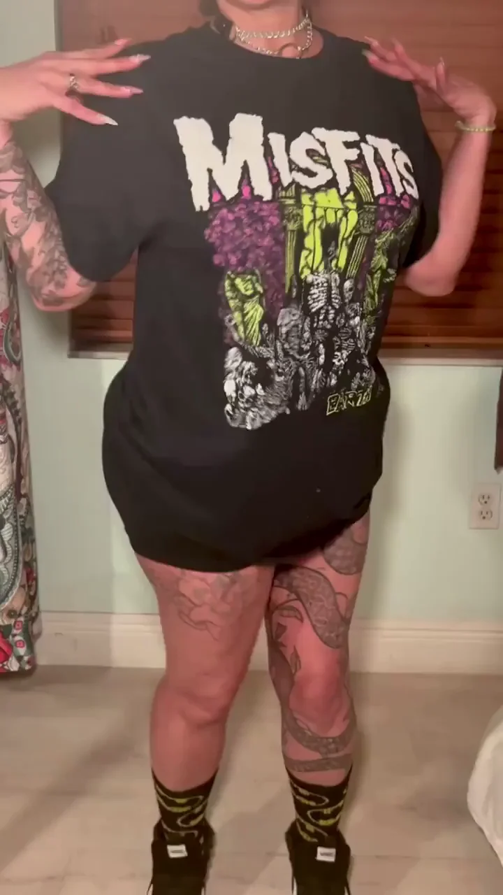 Post-Gym MILF Craves Your Thick Cock Workout 💦🍑