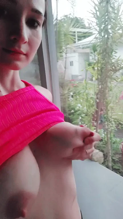 risky boob flashing in front of the gardener [f]