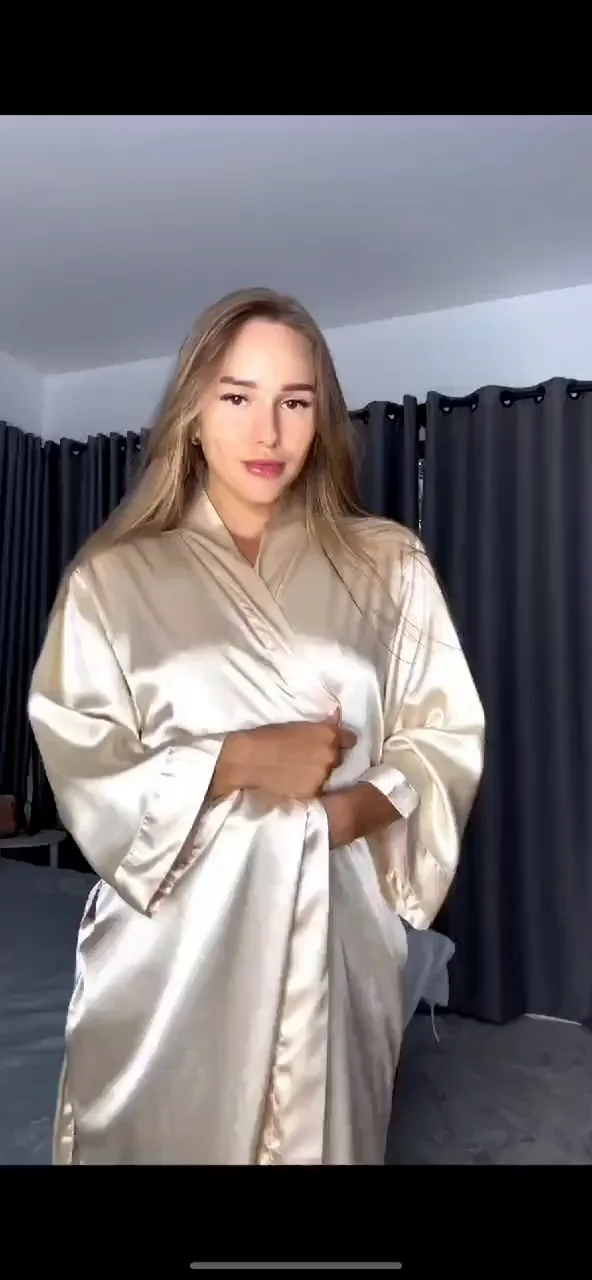 Sundress Slut's Juicy Pussy Reveal 😈👗💦