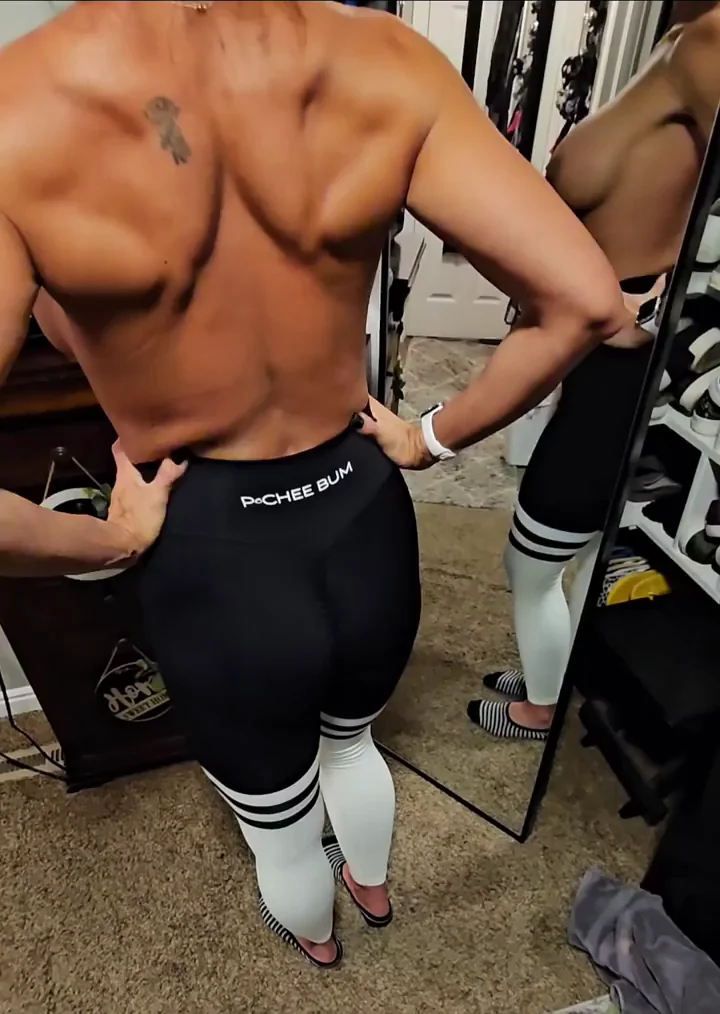 Post-Gym Thick MILF Booty Tease in Tight Leggings