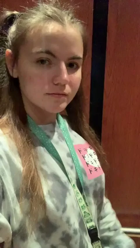 Dropping my tits in the elevator