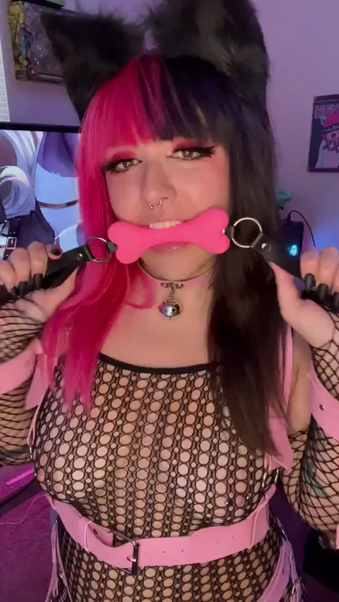 Paint My Drooling Tongue, Kitty 😻💦