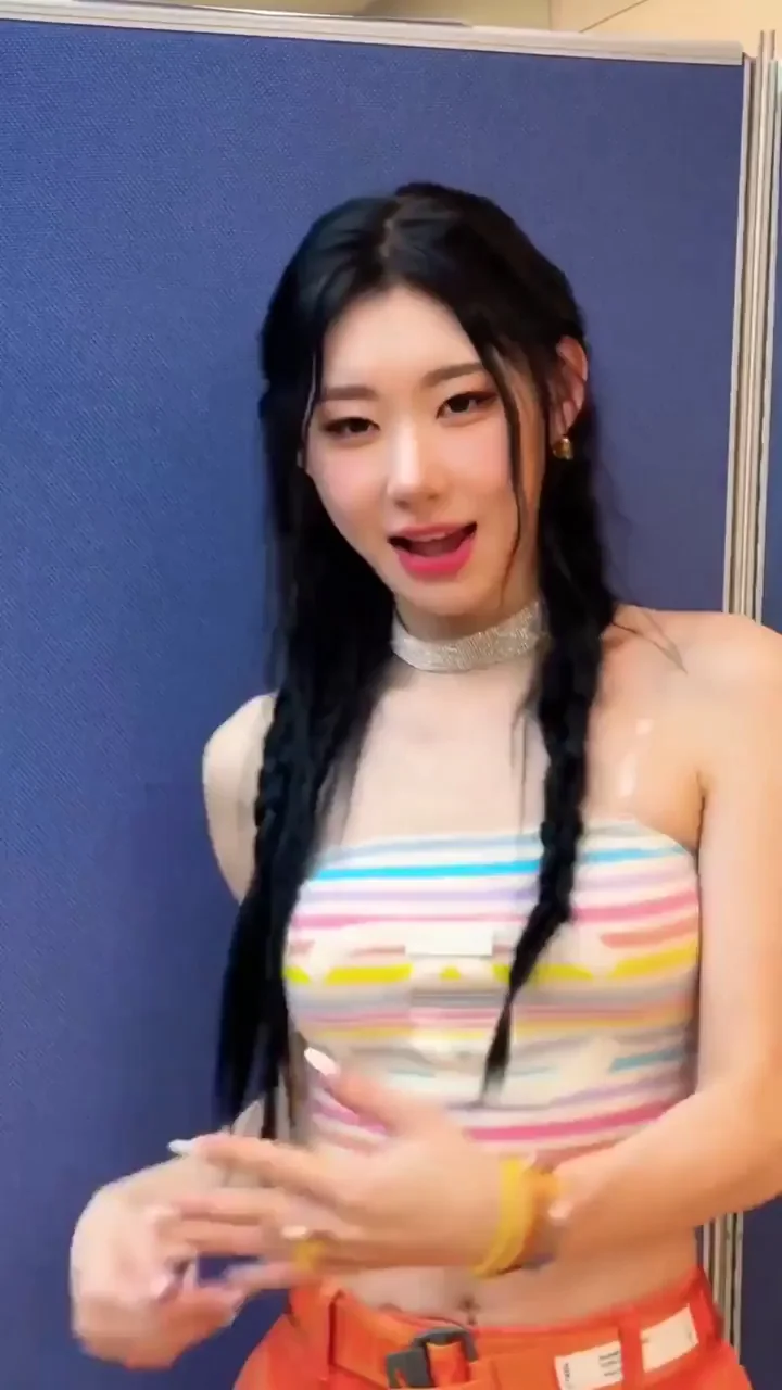 🔥 ITZY Chaeryeong & Ryujin Kpop Slutty Tease 💦