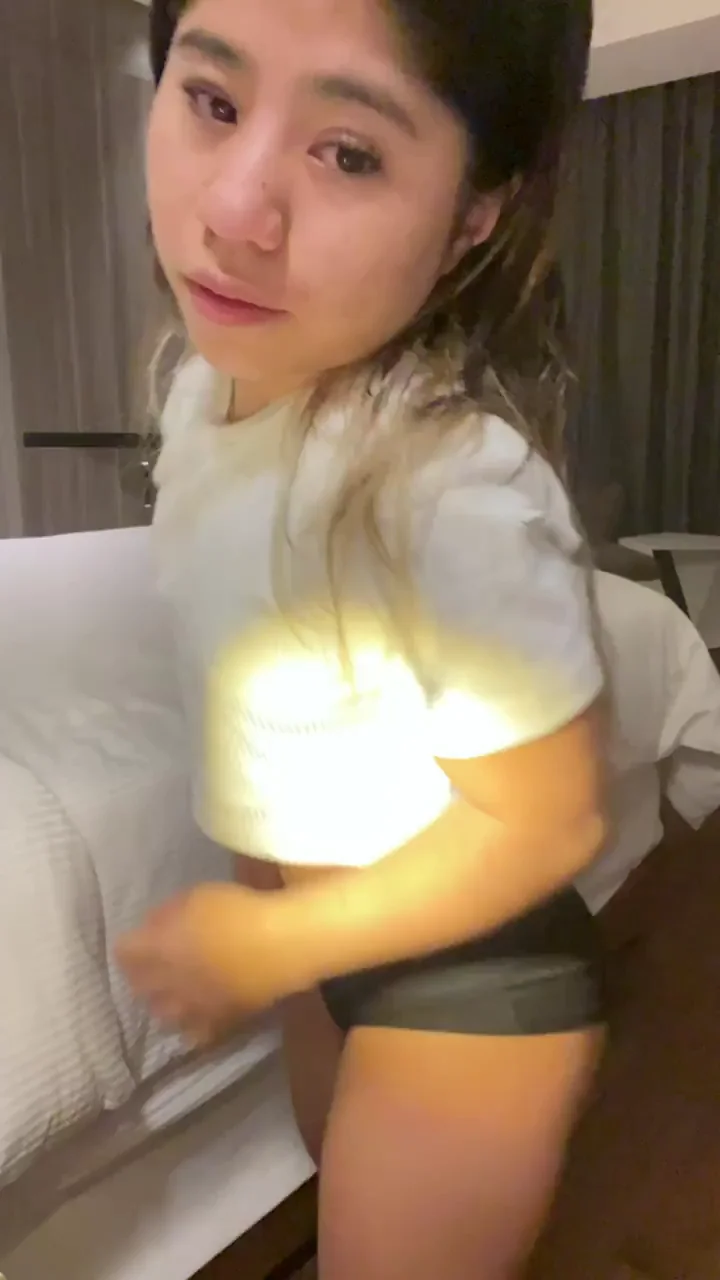 🔥 Fuckdoll Teases Her Juicy Big Ass 🍑