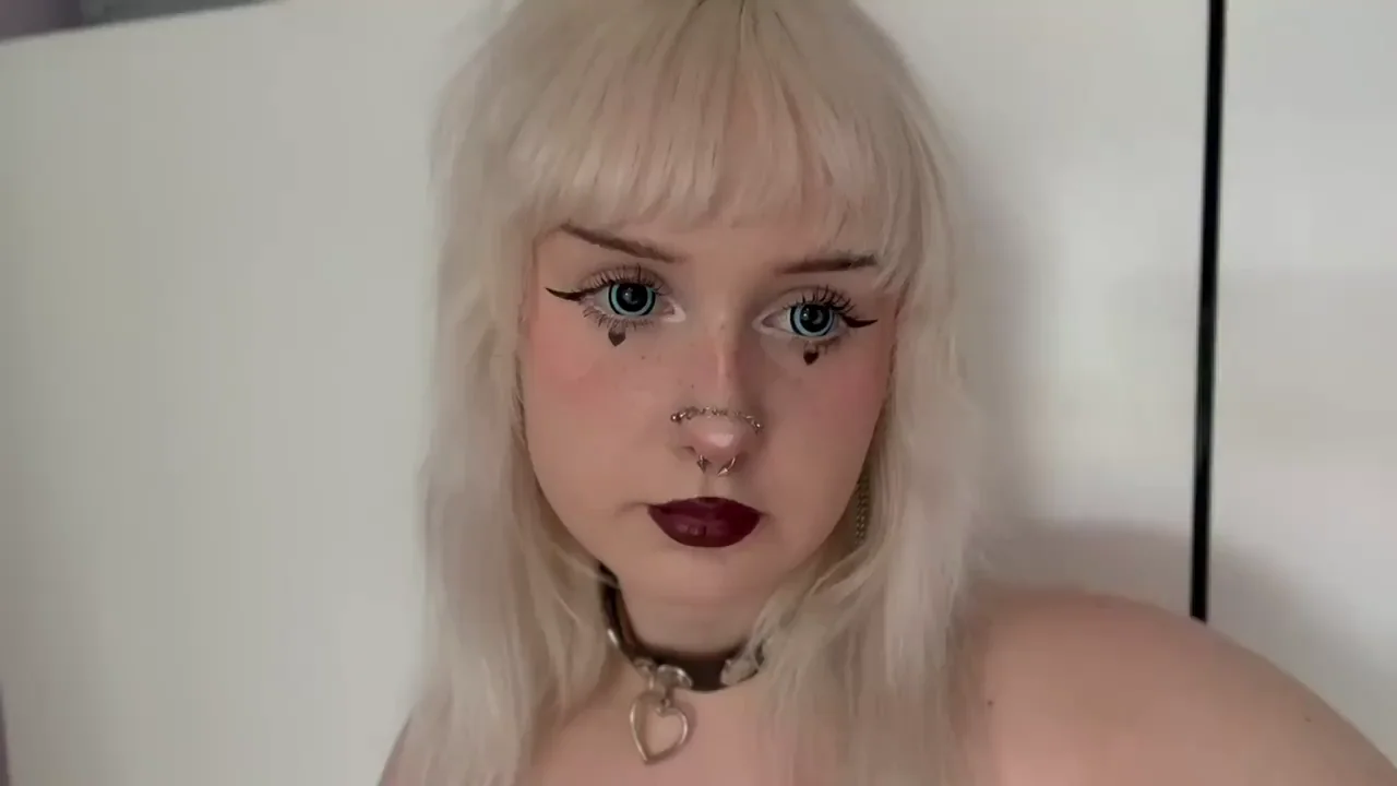 Am I goth gf material? Or maybe wifey 🥹