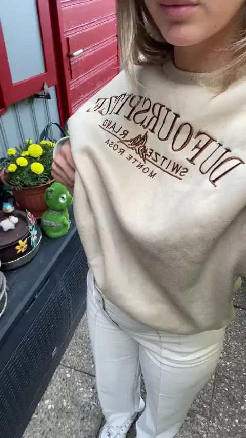 Neighbor's Day-Maker: Teasing Tits in Public Sweatshirt Flash