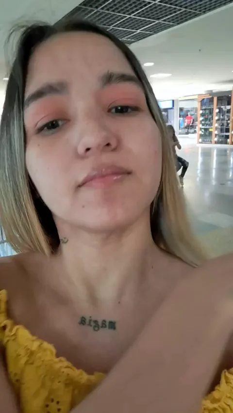 flashing at the mall and trying to stay cute