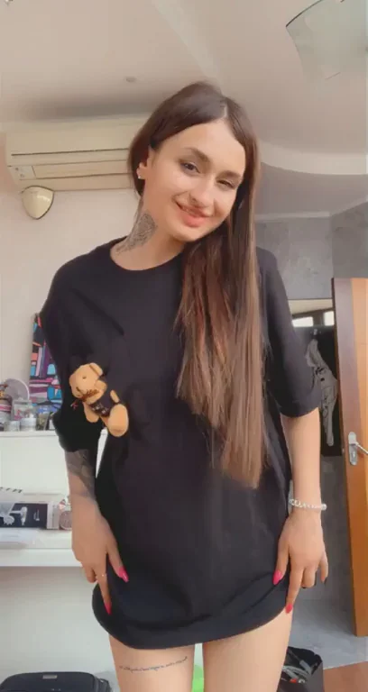 I’m just 4’9, be honest with me pls??