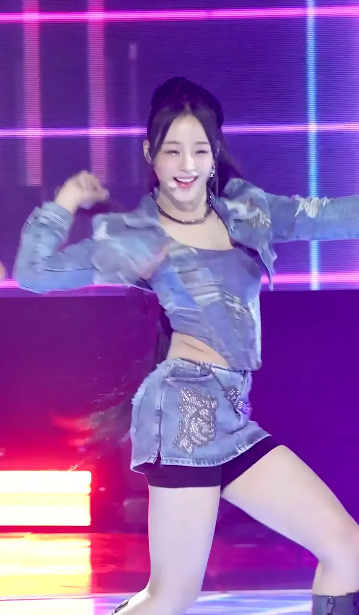 Minji from NewJeans Teasing in Tight Denim Shorts