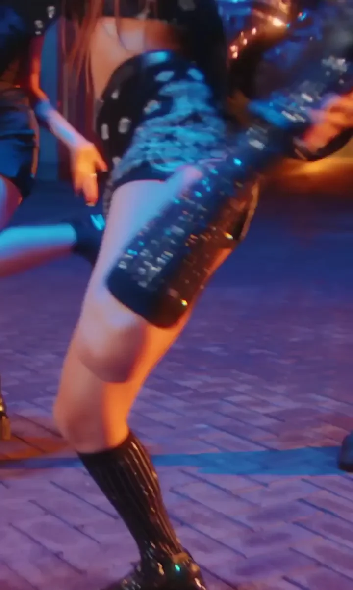 🔥 Yeji from ITZY Teasing in Shiny Outfits & Thigh-High Boots 💦