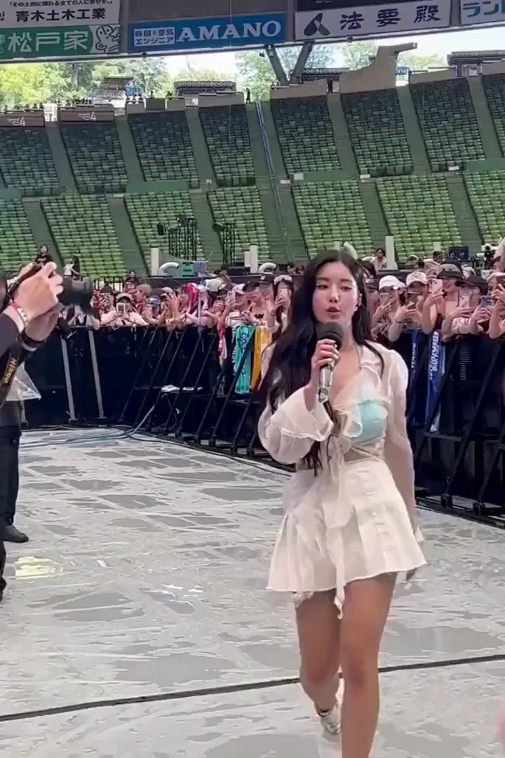 Kwon Eunbi's Sexy Stadium Heart Tease in Tiny Dress