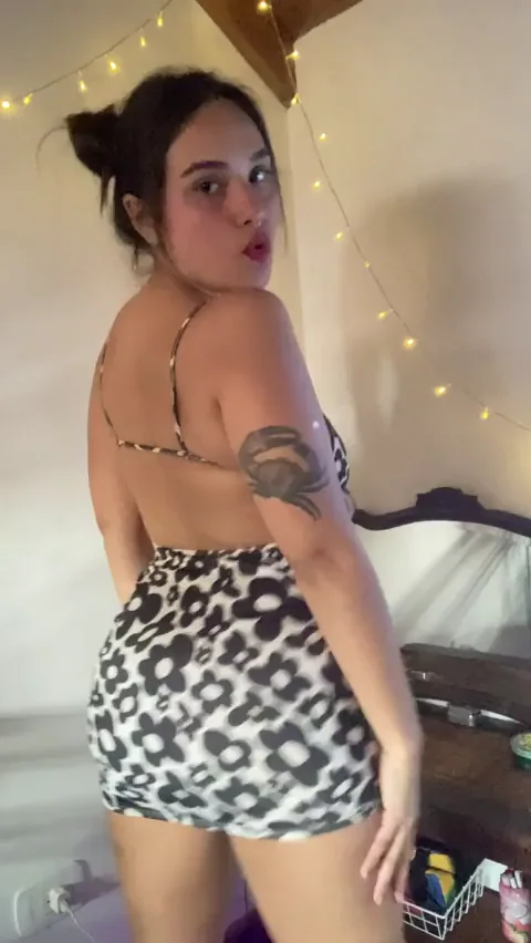 Gotta be careful with that boob 🤭