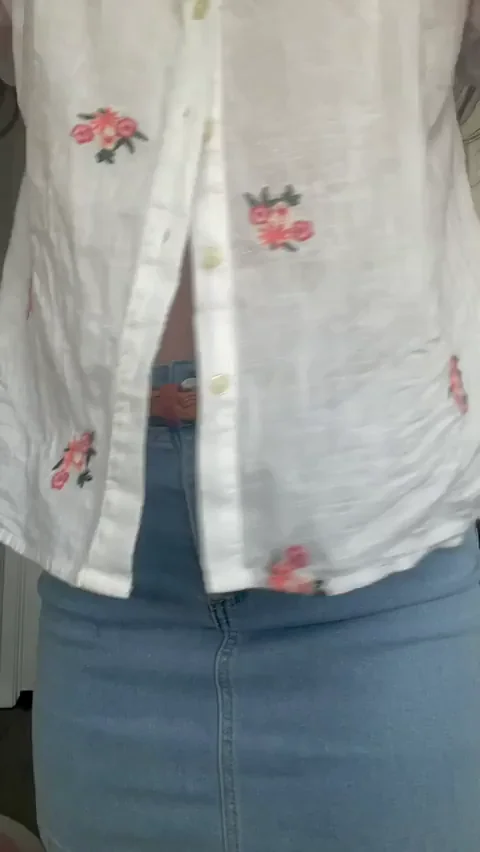 Booty Queen Begs for a Deep Ass Massage Tease
