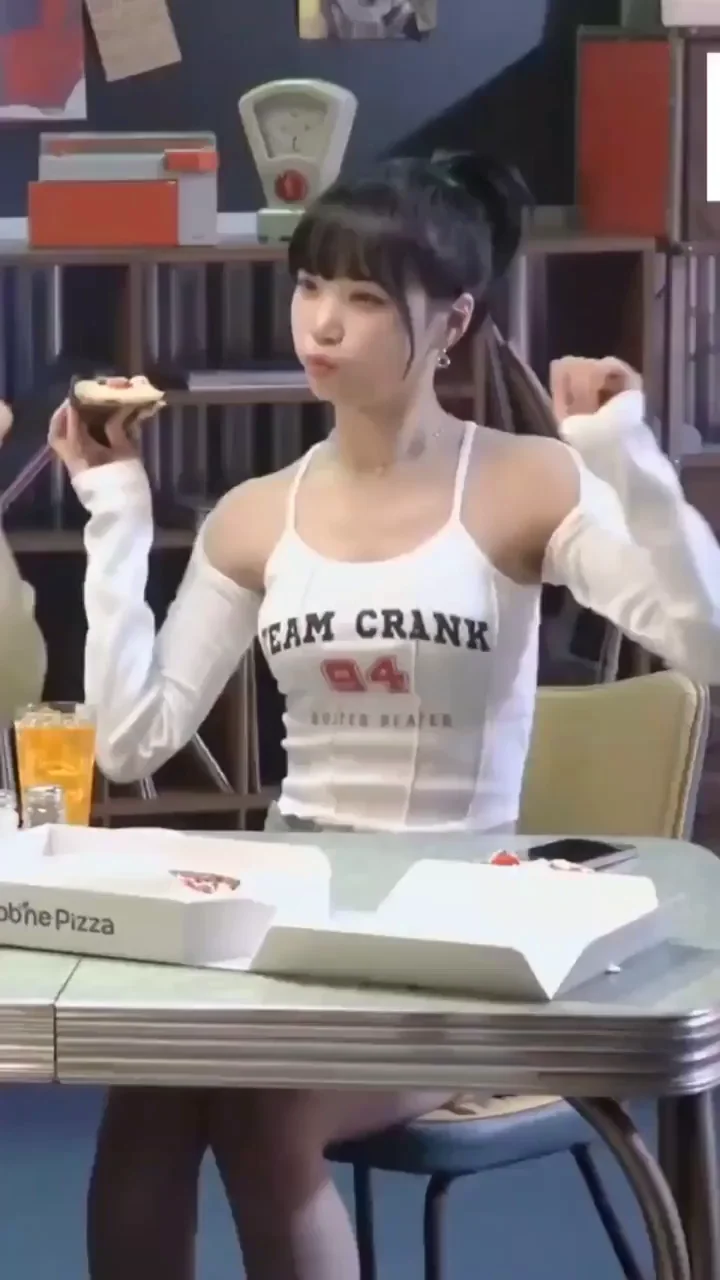LE SSERAFIM - Chaewon