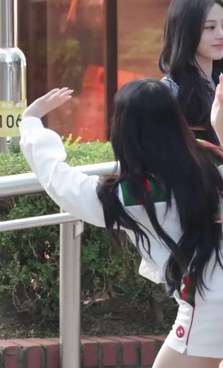 Hanni's Teasing Kpop Ass 🍑 NewJeans Fap Fuel 🔥