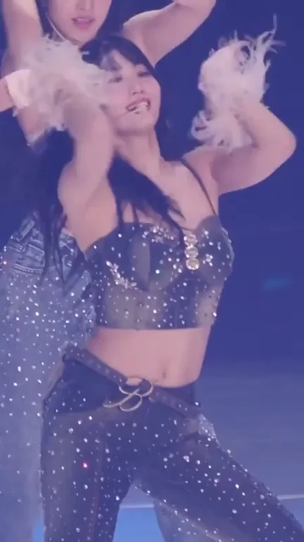 TWICE - Momo